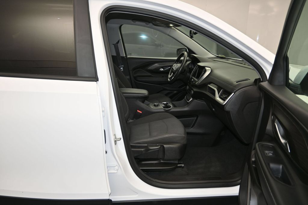 Used 2024 GMC Terrain SLE FWD image 26