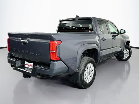 Used 2025 Toyota Tacoma SR5 AWD/4WD image 13