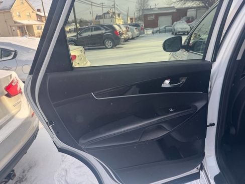 Used 2016 Kia Sorento LX w/ LX Convenience Package image 13