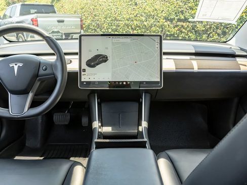 Used 2020 Tesla Model 3 Standard Range Plus RWD image 15