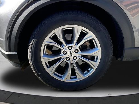 Used 2022 Ford Explorer XLT w/ Equipment Group 202A image 34