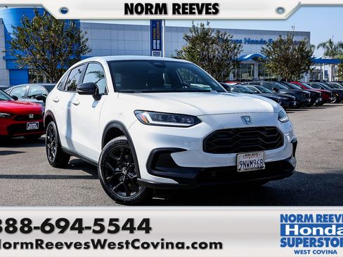 Used 2025 Honda HR-V Sport image 1