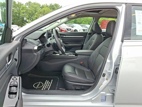 Certified 2024 Nissan Altima 2.5 SR w/ SR Premium Package image 16