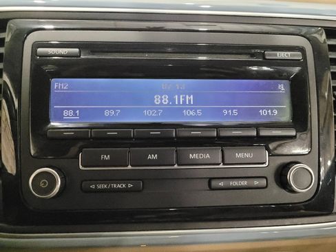 Used 2014 Volkswagen Beetle 1.8T FWD image 25