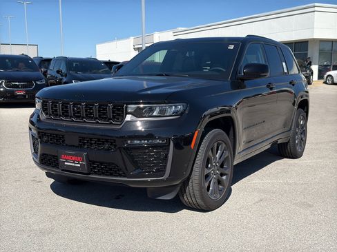 New 2026 Jeep Grand Cherokee Limited Reserve AWD/4WD image 2