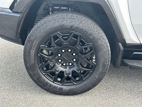 Used 2024 GMC Hummer EV 2X AWD/4WD image 17
