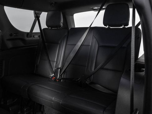 Used 2022 Chevrolet Suburban LT AWD/4WD image 38