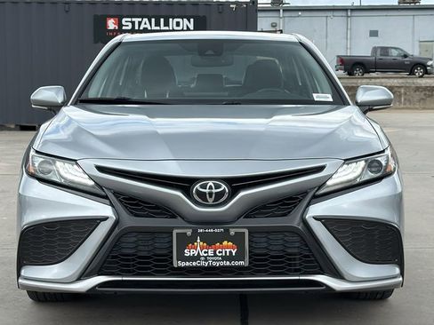 Used 2022 Toyota Camry XSE FWD image 8