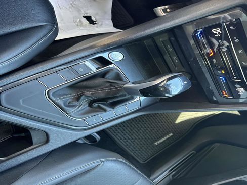 Used 2022 Volkswagen Tiguan SE R-Line image 25