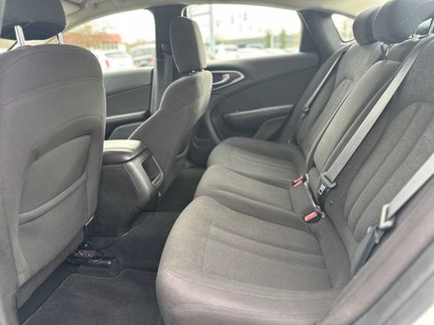 Used 2015 Chrysler 200 Limited image 19