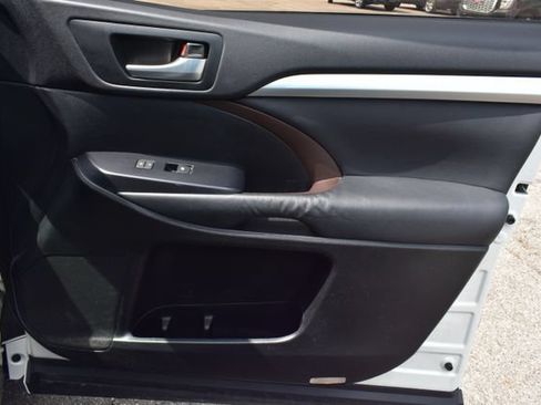 Used 2015 Toyota Highlander XLE AWD/4WD image 47