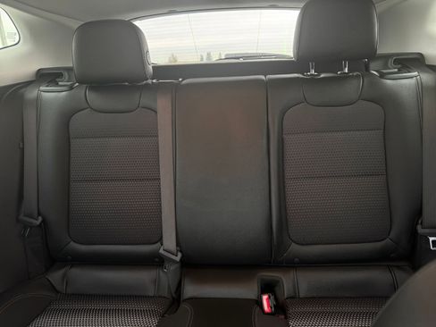 Used 2025 Chevrolet Trax LT image 38