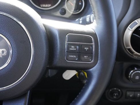 Used 2017 Jeep Wrangler Sahara AWD/4WD image 12