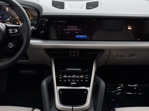 New 2026 Porsche Cayenne image 21