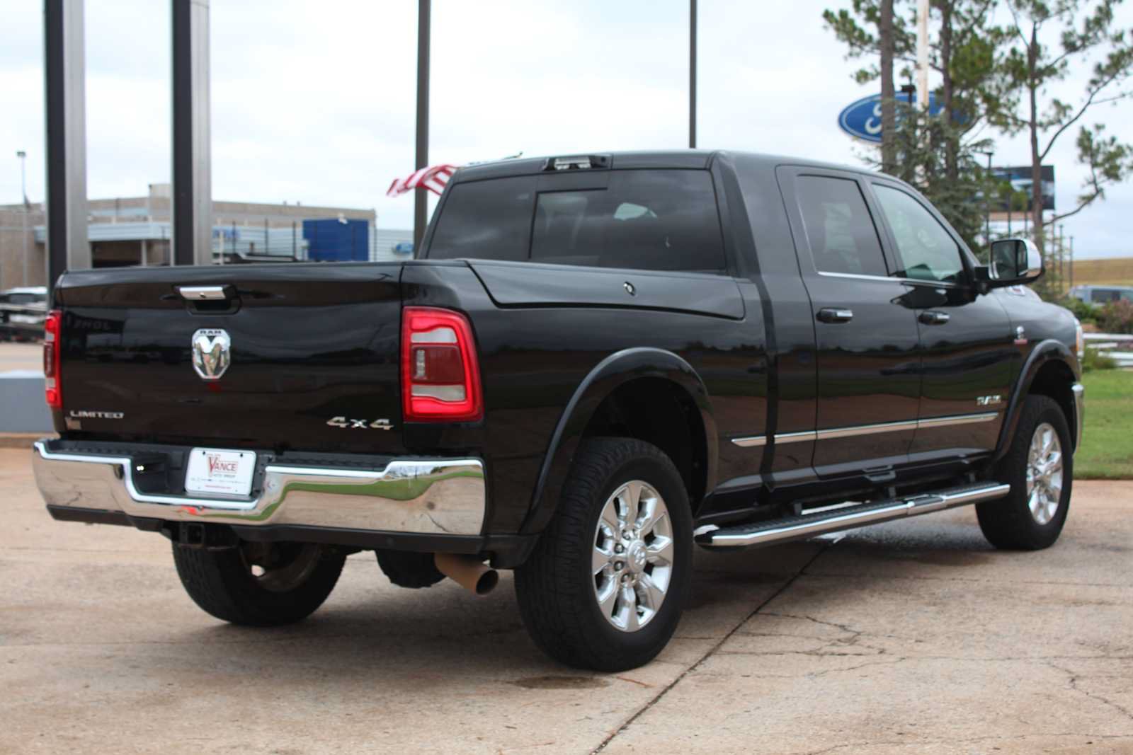 Used 2022 RAM 3500 Limited w/ Towing Technology Group AWD/4WD image 15