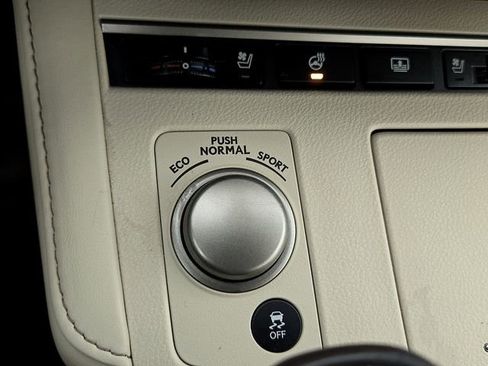 Used 2018 Lexus ES 350 w/ Luxury Package w/Wood Trim image 27