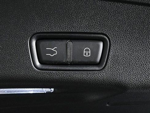 New 2025 Maserati Grecale Folgore image 27