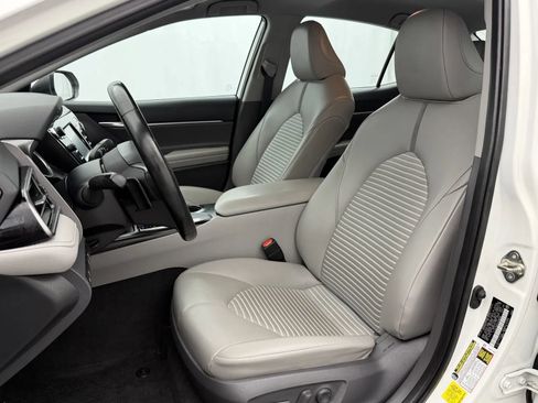 Used 2020 Toyota Camry SE FWD image 10