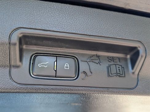 Used 2020 Ford Explorer XLT w/ Equipment Group 202A image 25