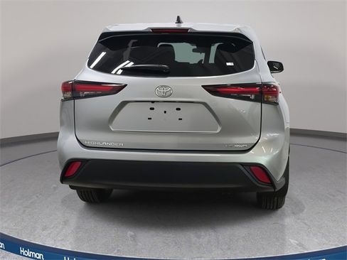 Certified 2024 Toyota Highlander LE image 6