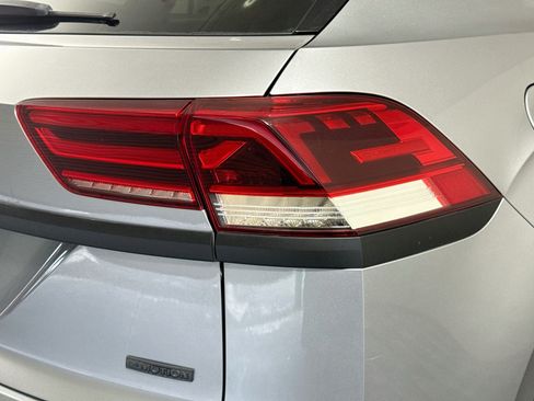 Used 2020 Volkswagen Atlas Cross Sport SEL Premium AWD/4WD image 32