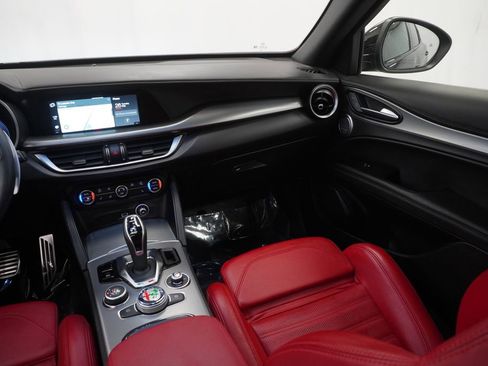 Used 2024 Alfa Romeo Stelvio Veloce AWD/4WD image 32