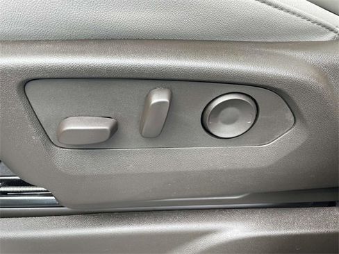 Certified 2024 Chevrolet Tahoe Z71 w/ Luxury Package image 16