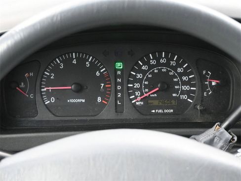 Used 2000 Toyota Sienna LE image 6