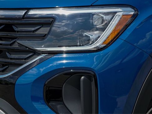New 2026 Volkswagen Atlas Cross Sport SE FWD image 3