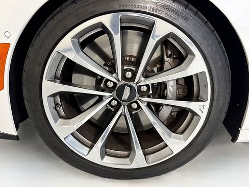 Used 2018 Cadillac CTS V w/ Luxury Package RWD image 30