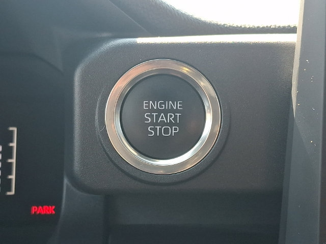Used 2025 Toyota 4Runner SR5 AWD/4WD image 22