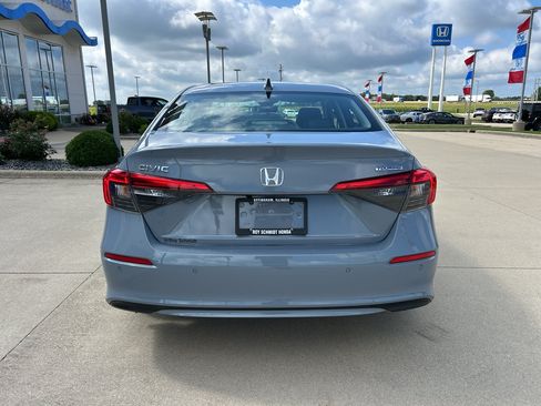 Used 2024 Honda Civic Touring image 6