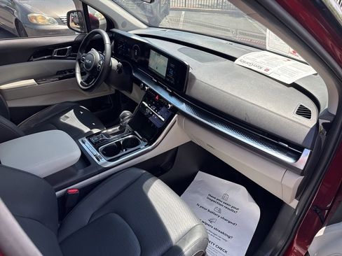 Used 2024 Kia Carnival SX Prestige FWD image 29