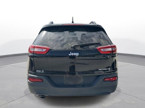 Used 2017 Jeep Cherokee Sport image 7
