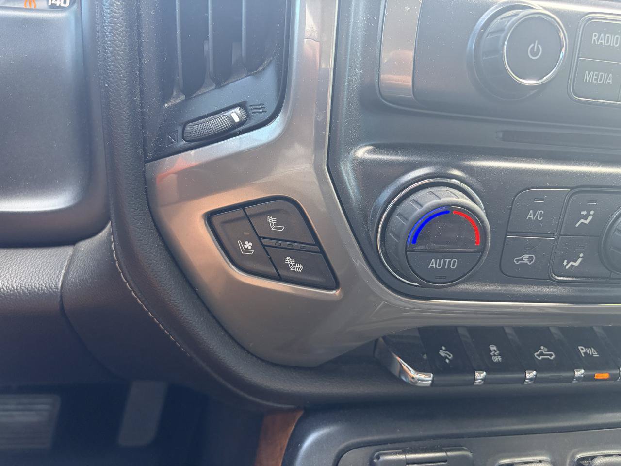 Used 2017 Chevrolet Silverado 2500 High Country w/ Duramax Plus Package AWD/4WD image 31
