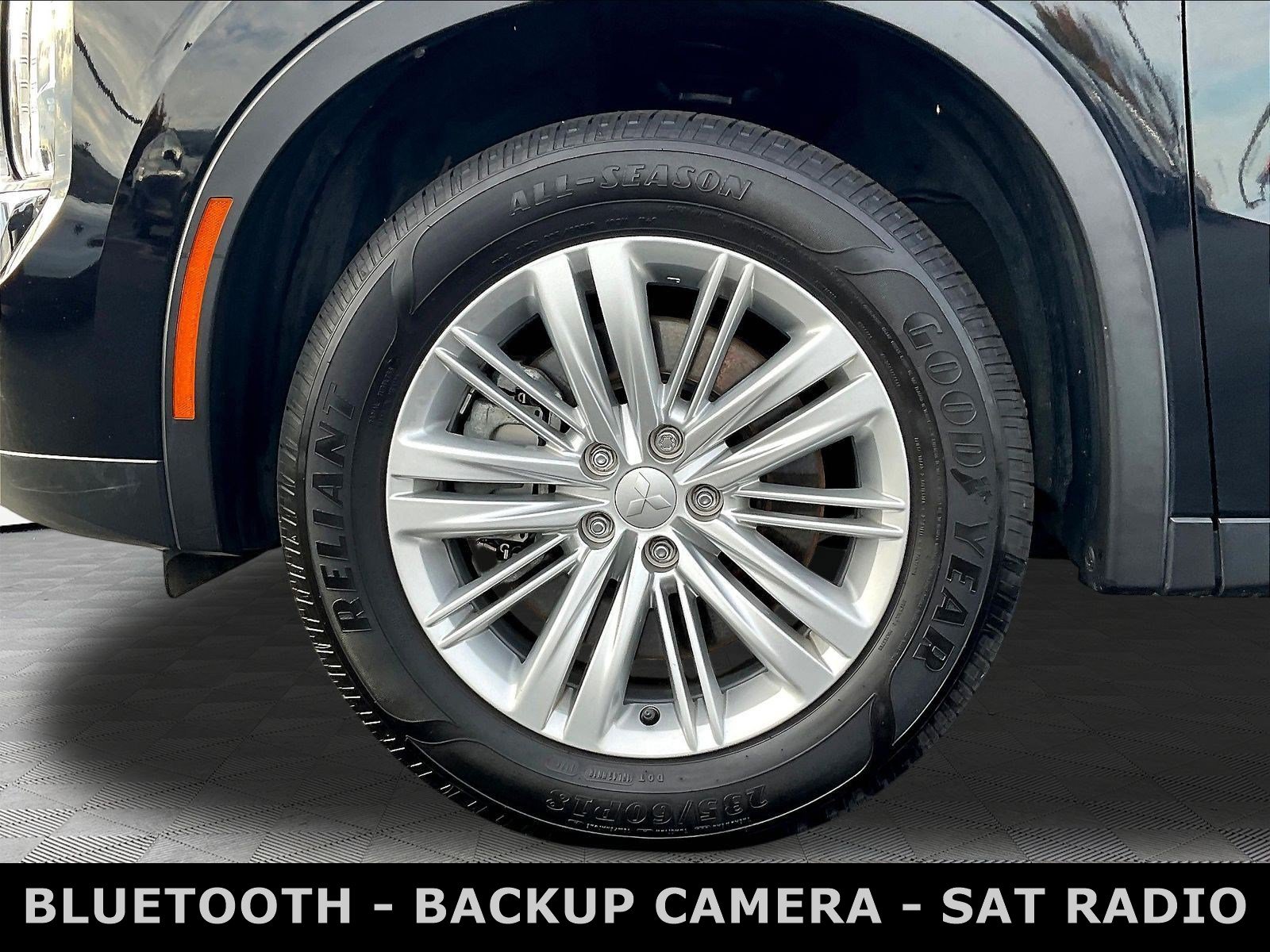 Used 2023 Mitsubishi Outlander ES AWD/4WD image 35