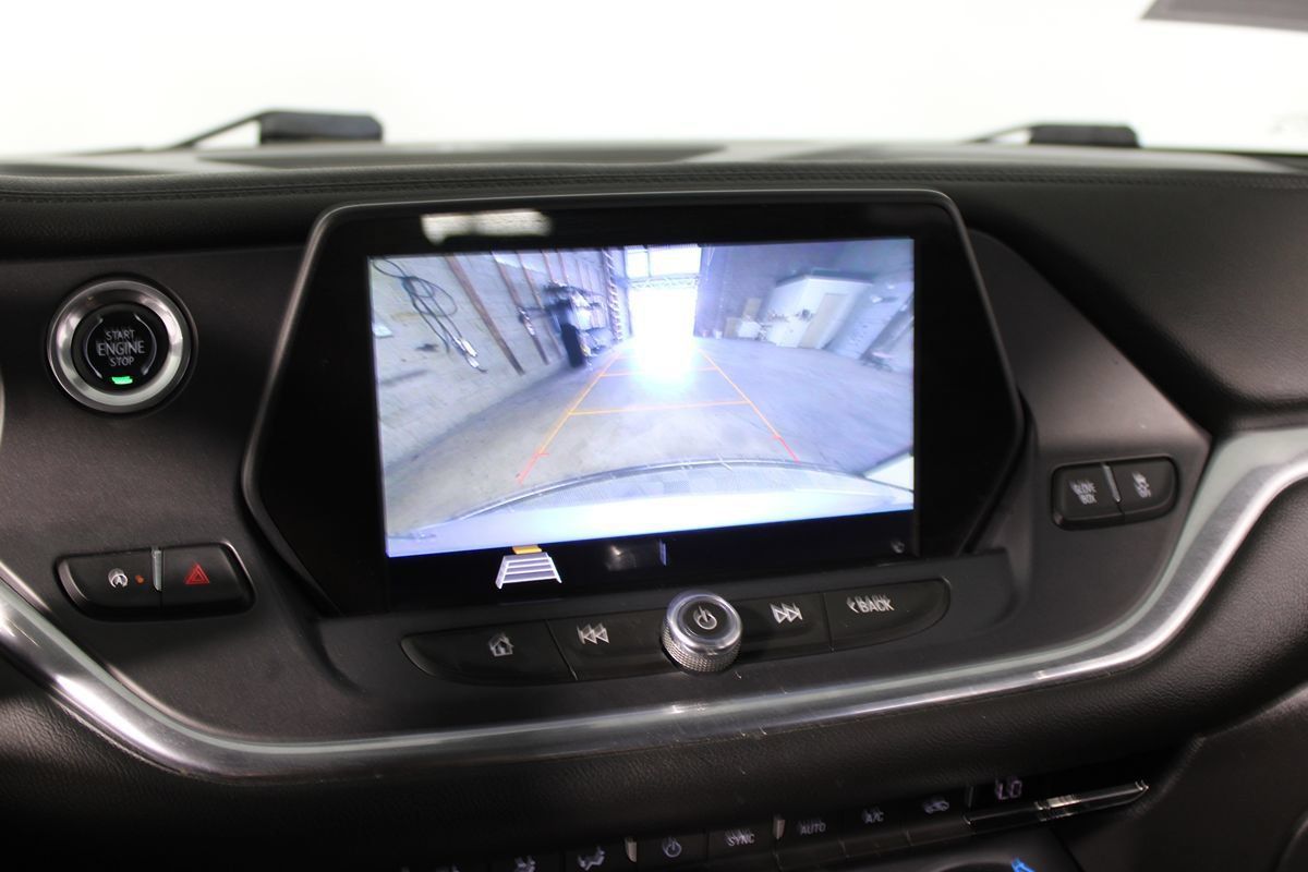 Used 2020 Chevrolet Blazer LT FWD image 16
