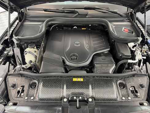 Certified 2025 Mercedes-Benz GLS 450 4MATIC image 12