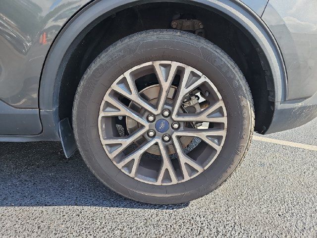 Used 2020 Ford Escape SEL FWD image 9
