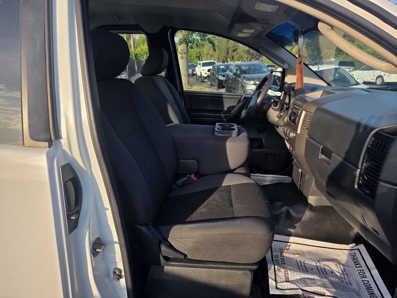 Used 2011 Nissan Titan S RWD image 9
