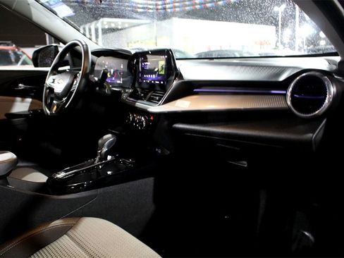 Used 2025 Chevrolet Trax LT w/ LT Convenience Package image 20