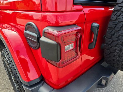 Used 2020 Jeep Wrangler Unlimited Rubicon AWD/4WD image 36