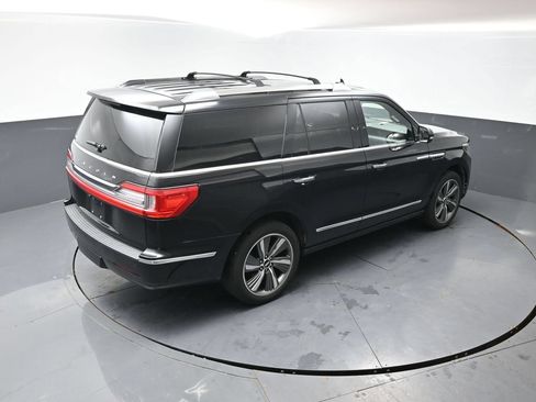 Used 2019 Lincoln Navigator Reserve AWD/4WD image 9