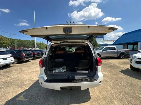 Used 2017 Toyota Sequoia Platinum RWD image 28