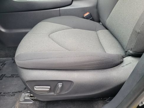 Used 2025 Toyota Grand Highlander FWD image 17