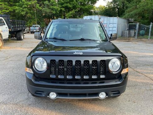 Used 2016 Jeep Patriot High Altitude image 2