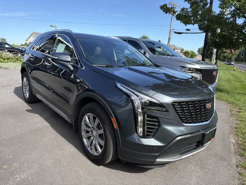 Used 2021 Cadillac XT4 Premium Luxury AWD/4WD image 2