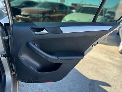 Used 2013 Volkswagen Jetta SE image 23