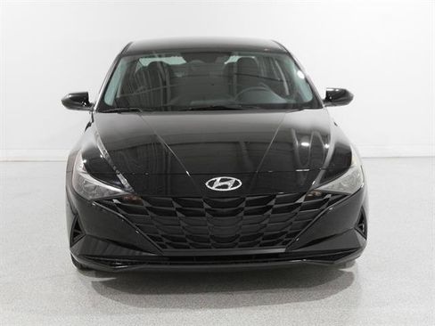Used 2021 Hyundai Elantra SEL image 2