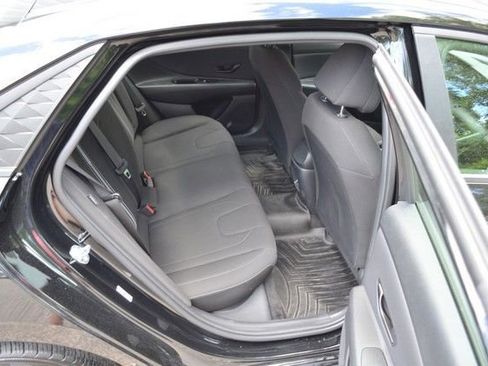 Used 2025 Hyundai Elantra Sport FWD image 34